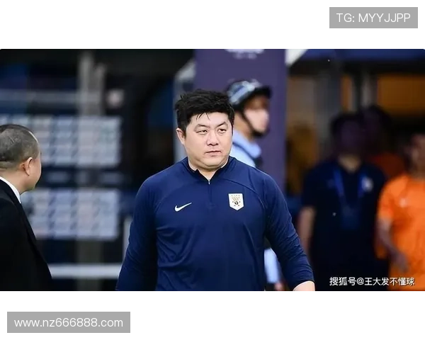 崔鹏冲击裁判马国成行为受关注